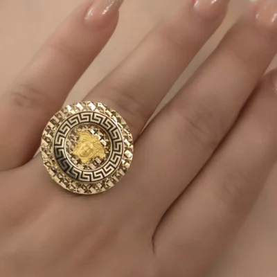 انگشتر ورساچه